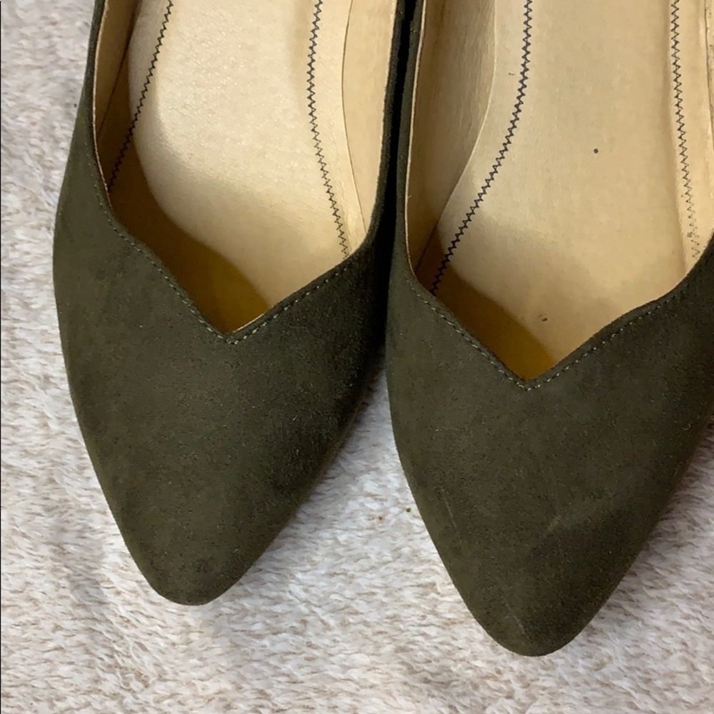 Size 8 army green wedge